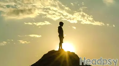 Exploring the Fascination of Young Chinese Practitioners with Existential-Humanistic Therapy and Awe